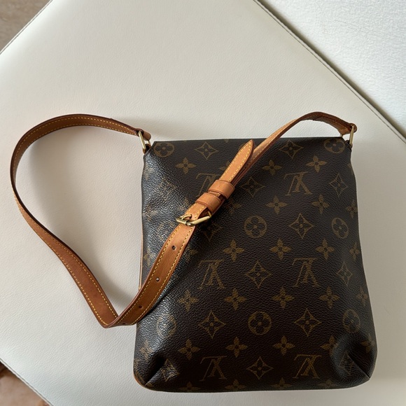 Louis Vuitton Monogram Musette Shoulder Bag in Excellent Condition - Picture 4 of 16